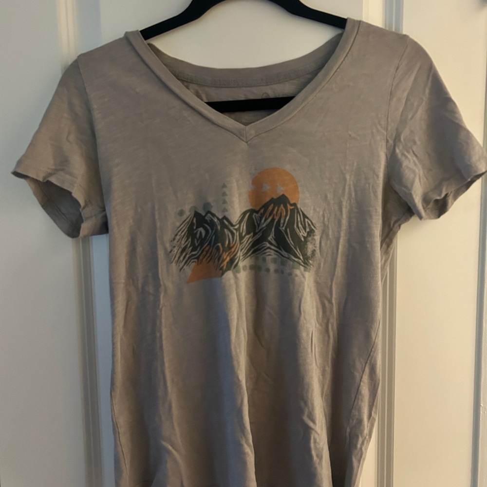United By Blue V-Neck Tee in Light Gray with Mountain Graphic
